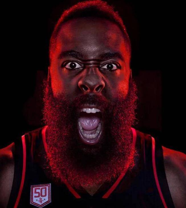 爱游戏热门手游免费下载关于哈登迎来二十赛季出色发挥，DWG观众热烈欢呼！的信息